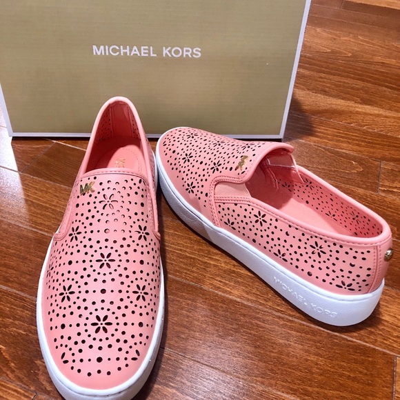 COPY - Michael Kors women slip on - Picture 3 of 5